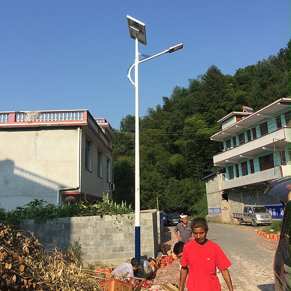 太阳能路灯 太阳能路灯厂家 乐竞·体育官方网站太阳能