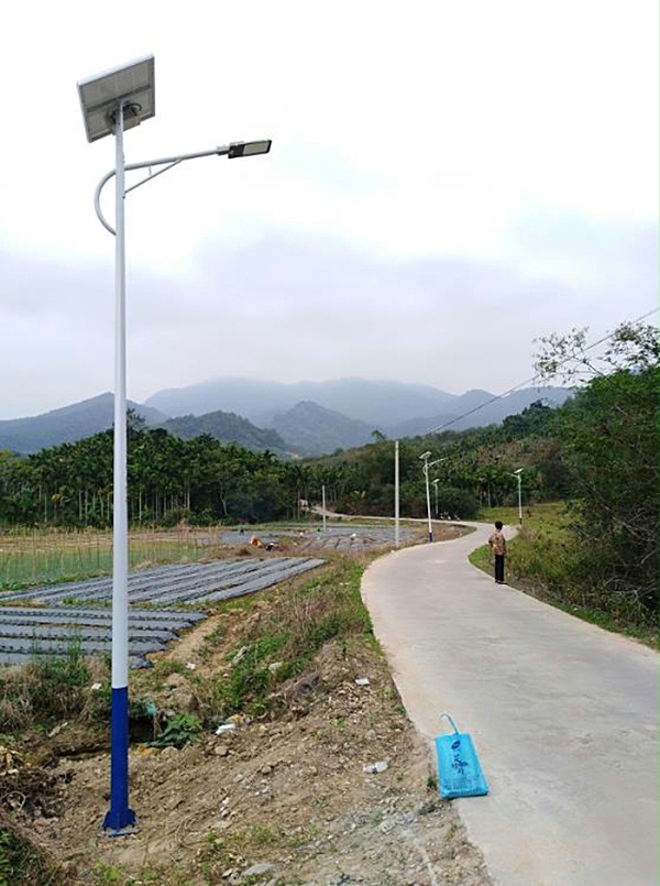 LED太阳能路灯 农村太阳能路灯 乐竞·体育官方网站太阳能路灯厂家