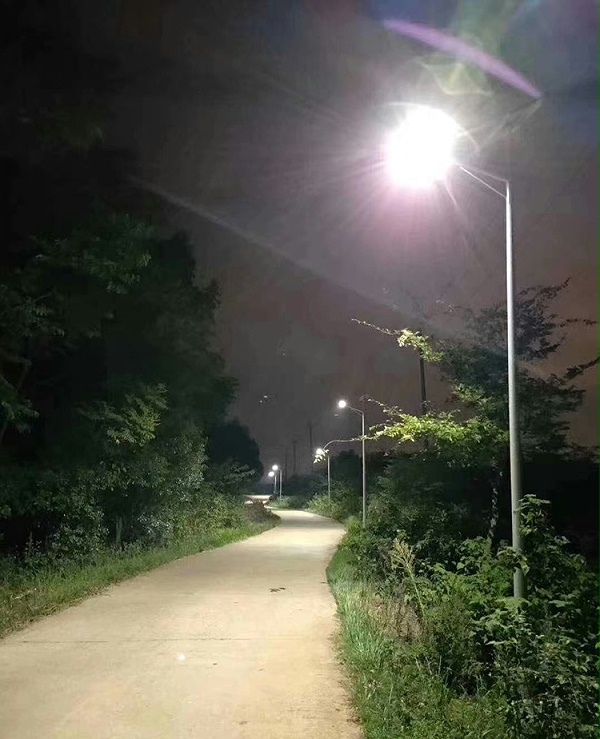 四川太阳能路灯_农村太阳能路灯_乐竞·体育官方网站30W太阳能路灯