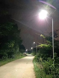四川成都爱心老板捐赠30W太阳能路灯“点亮乡村、美好家园”