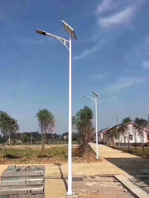 太阳能路灯定制 6米太阳能路灯 乐竞·体育官方网站太阳能灯饰有限公司