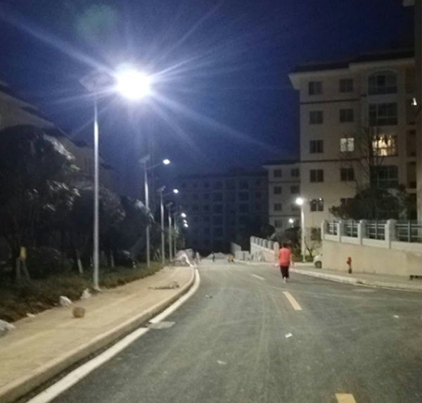 小区太阳能路灯 太阳能路灯厂家 乐竞·体育官方网站