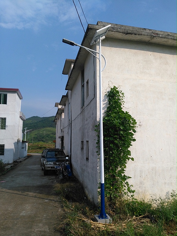 太阳能路灯 6米农村太阳能路灯 乐竞·体育官方网站太阳能灯饰有限公司