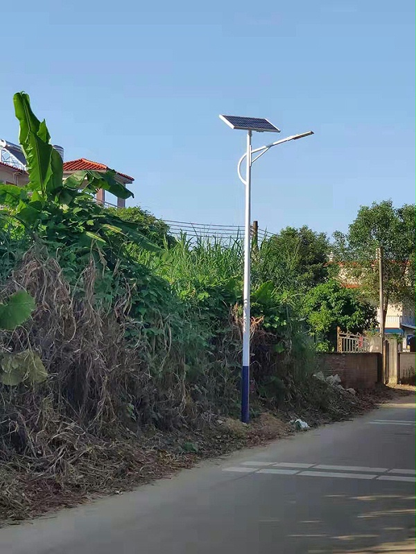 6米30W太阳能路灯 太阳能路灯价格 乐竞·体育官方网站太阳能灯饰有限公司