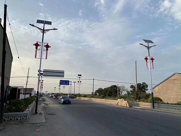 太阳能路灯 太阳能双头路灯 乐竞·体育官方网站太阳能灯饰有限公司